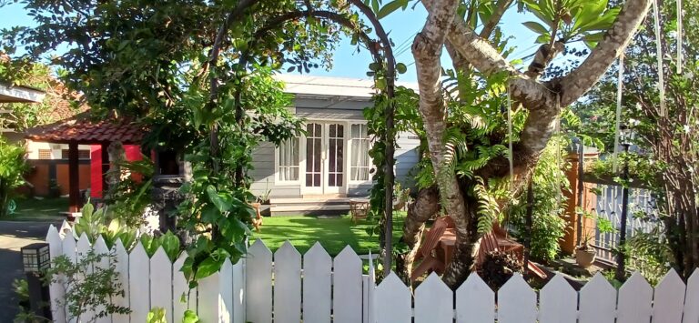 Tiny House Private Entrance